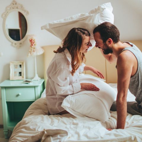 "Forbes" und Statista haben den Preisunterschied zwischen Hotels und Airbnb-Unterkünften untersucht.