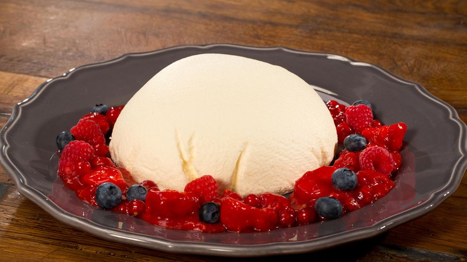 Sommerlicher Nachtisch: Diese Joghurt-Bombe sorgt für fruchtige Geschmacksexplosionen