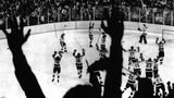 Olympische Winterspiele - historische Aufnahmen 1980 Eishockeyduell USA gegen das Staatsteam der damaligen Sowjetunion