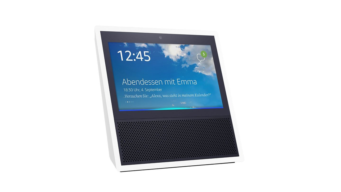 Echo Show: Ein Mini-Fernseher, der auf Bewegung reagiert. Das gerät erkennt, wenn jemand im Raum ist und schaltet sich automatisch ein. Idealer Einsatzort dafür: Die Küche. Über den Echo Show kann man wunderbar Rezepte über Chefkoch ausprobieren, während gleichzeitig angenehme Hintergrundmusik gespielt wird. Hier kann der Echo Show direkt geshoppt werden.