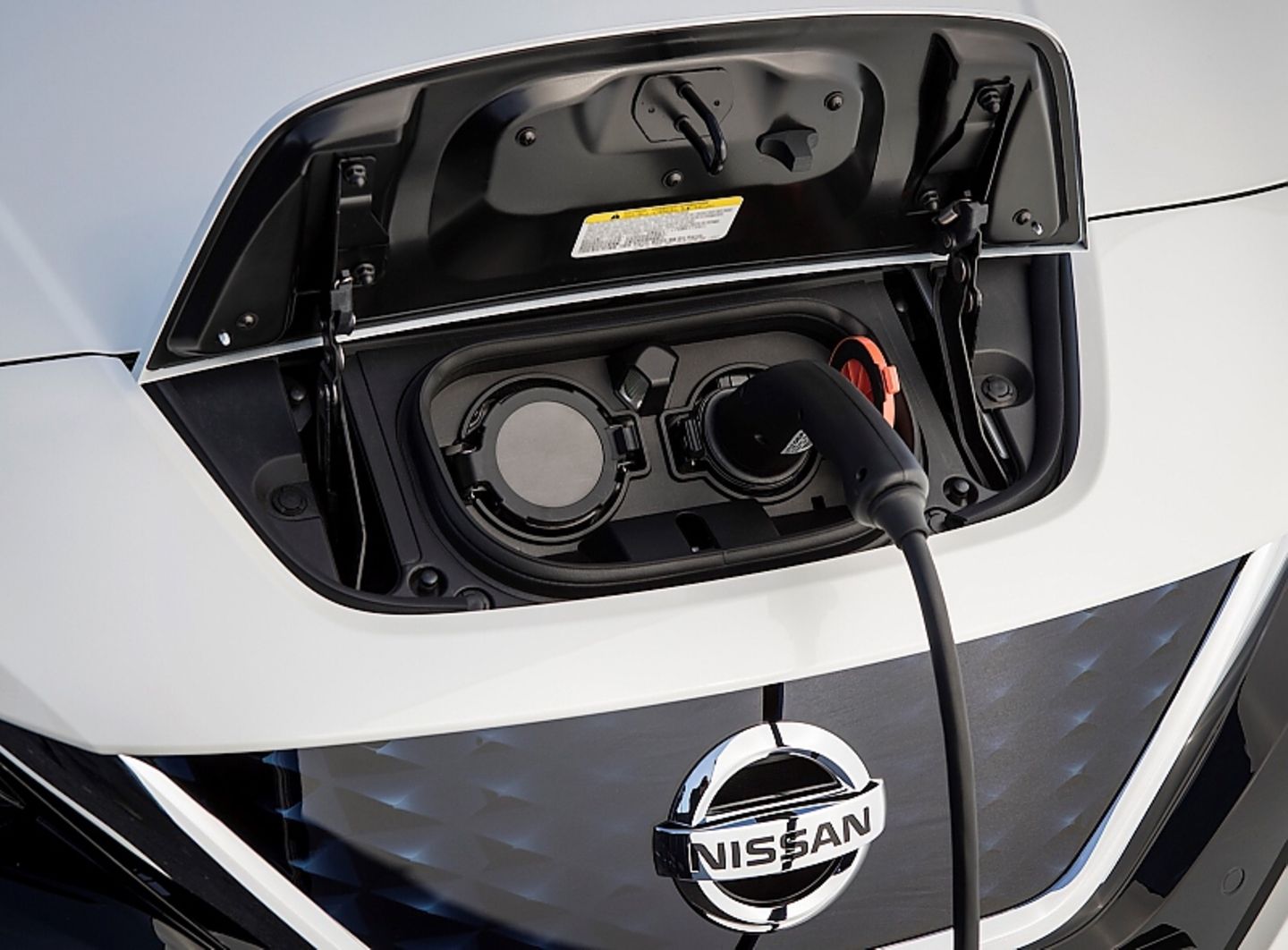 Das Aufladen im Nissan Leaf ist bequemer geworden