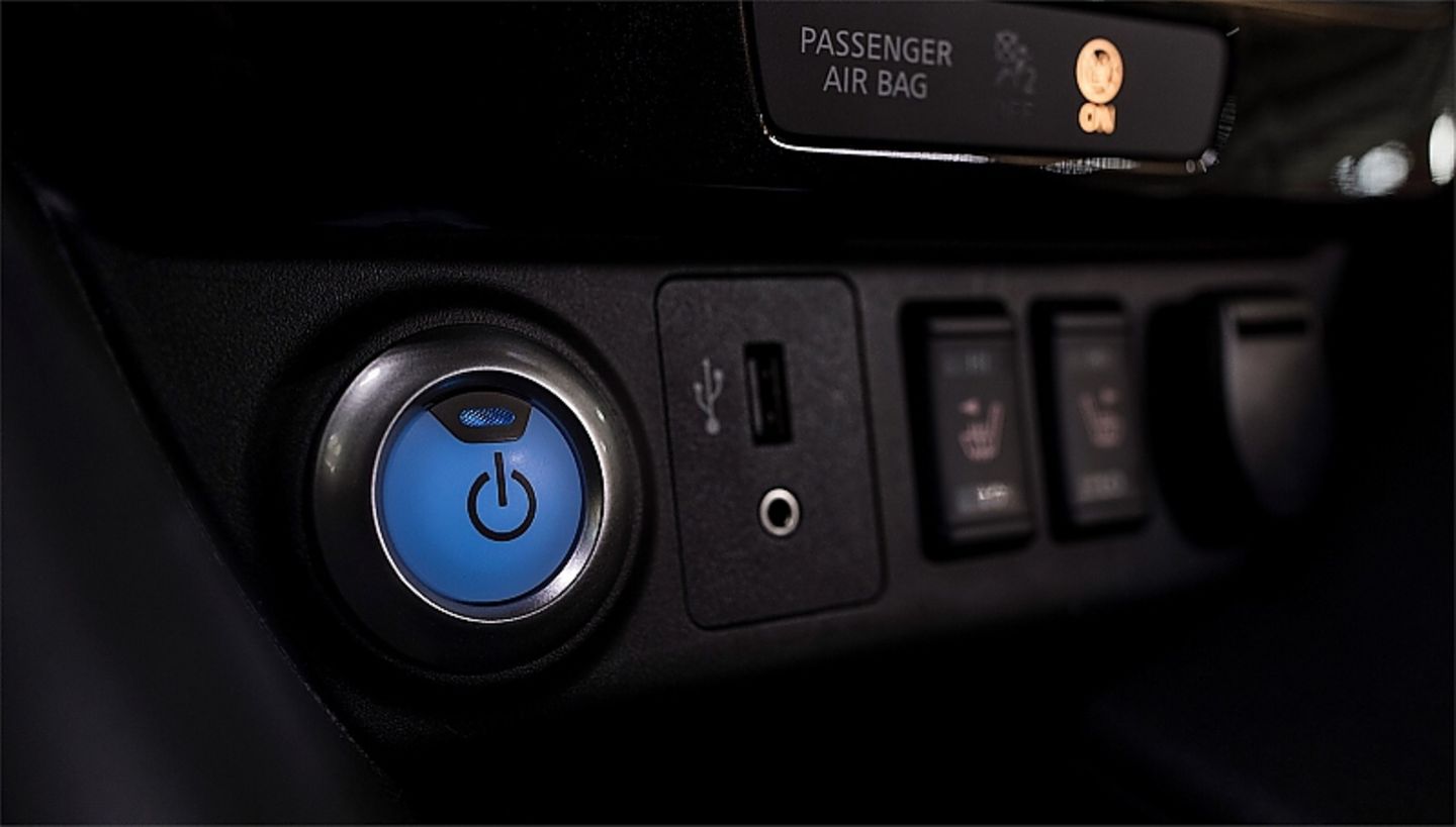 Gestartet wird der Nissan Leaf per Knopfdruck