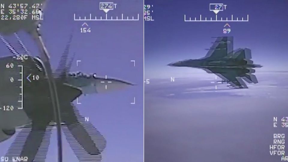 Schwarzmeer-Zwischenfall: Bordkamera zeigt: Russischer Kampfjet verfehlt US-Aufklärer nur knapp Schwarzmeer-Zwischenfall: Bordkamera zeigt: Russischer Kampfjet verfehlt US-Aufklärer nur knapp