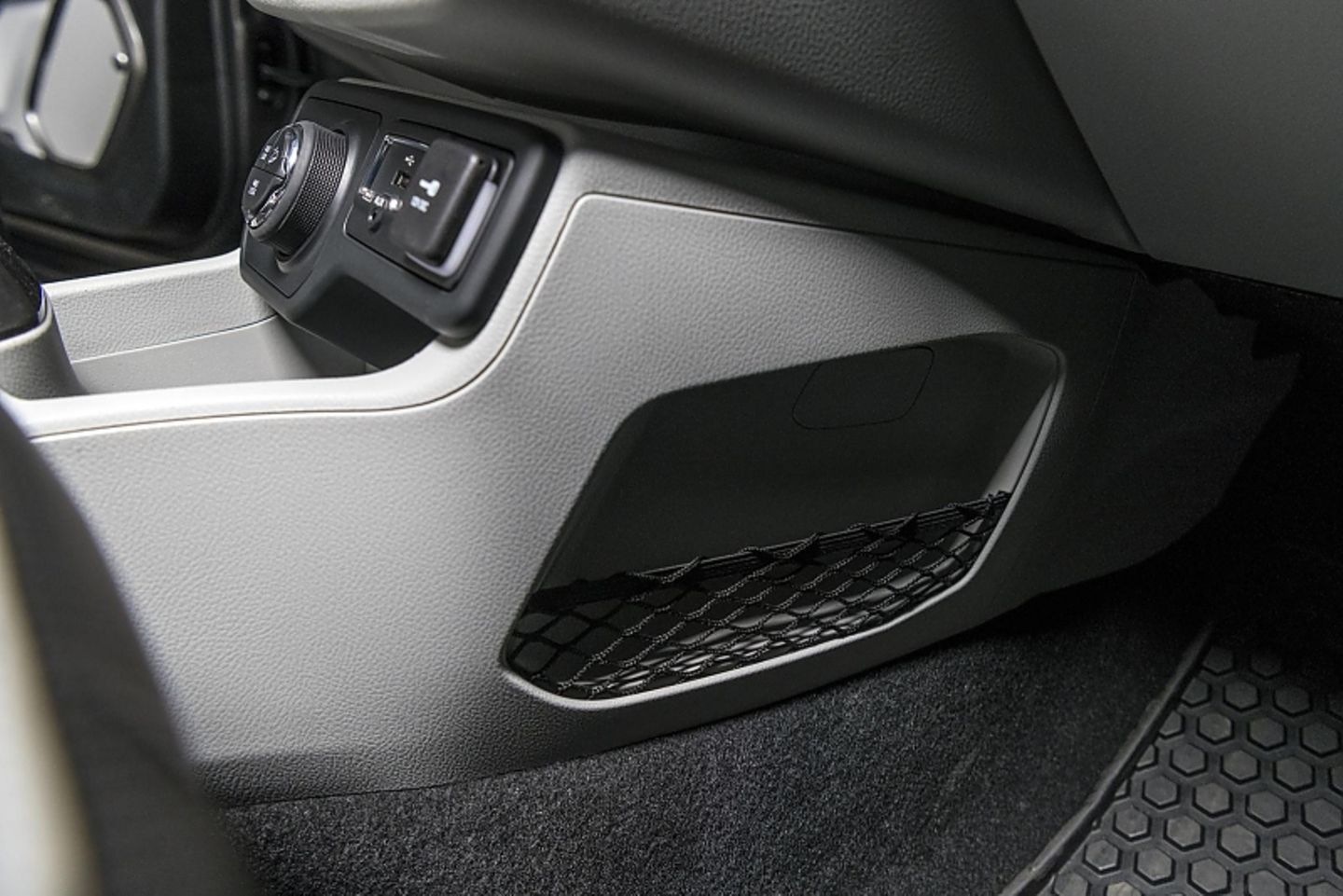 Jeep Renegade - zusätzliches Netz für Kleinkram