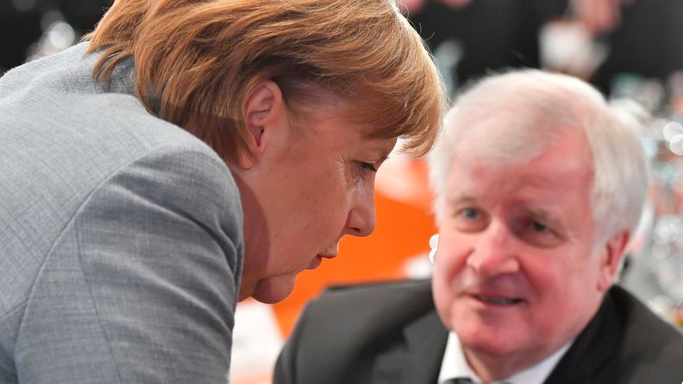 In einem neuen GroKo-Kabinett ist bisher nur Angela Merkel sicher gesetzt.