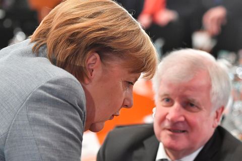In einem neuen GroKo-Kabinett ist bisher nur Angela Merkel sicher gesetzt.