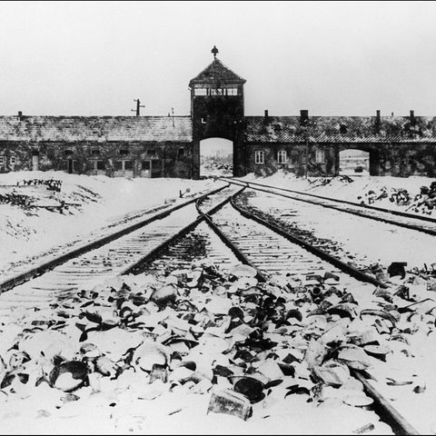 Das Vernichtungslager Auschwitz nach der Befreiung durch die Rote Armee