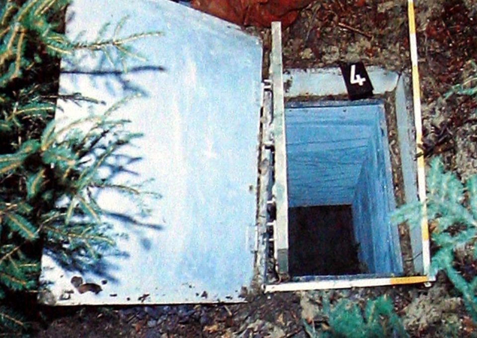 In dieser im Boden eingelassenen Kiste stirbt Ursula Herrmann 1981, wenige Stunden nach ihrer Entführung