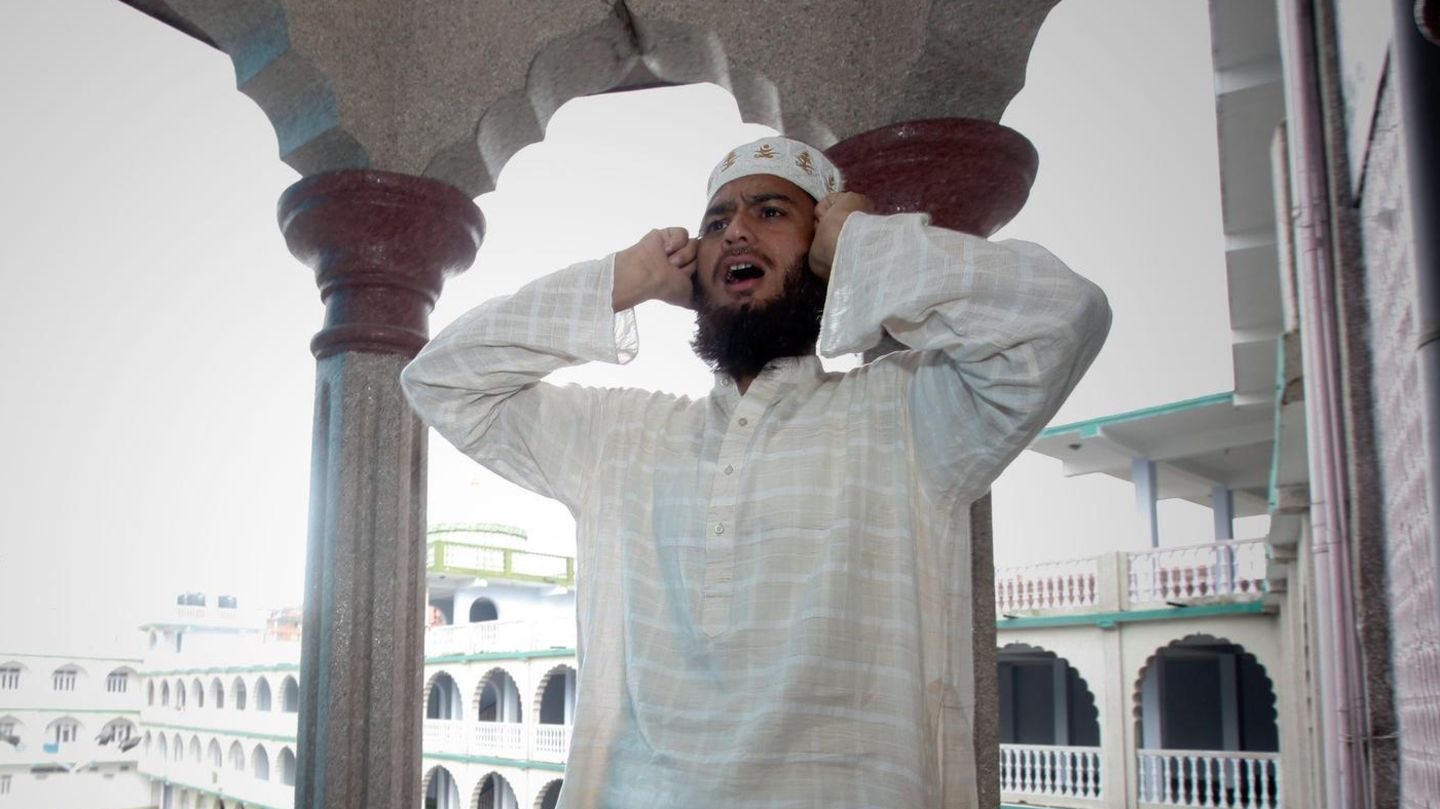 Muezzin beim Gebetsruf