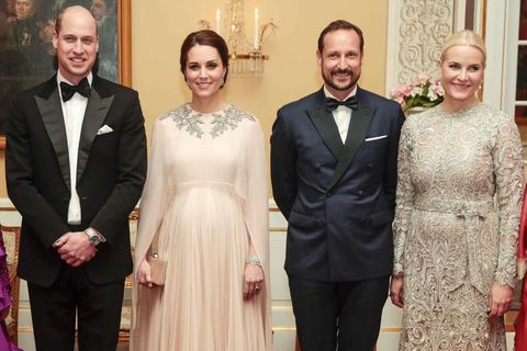 Das Herzogspaar von Cambridge und das norwegische Kronprinzenpaar auf dem Festbankett in Oslo