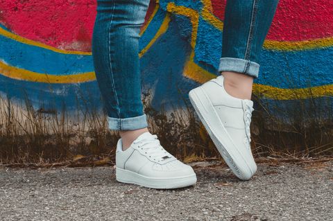 Weiße Sneakers