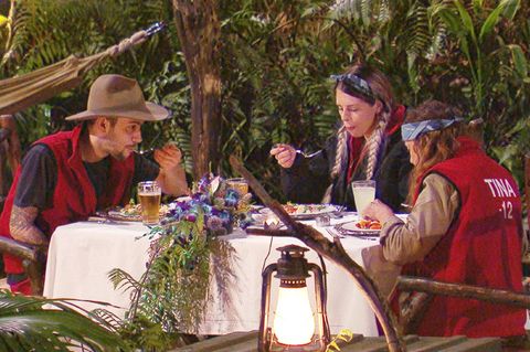 Dschungelcamp: Das Finale in Bildern – Daniele, Tina und Jenny beim Dinner