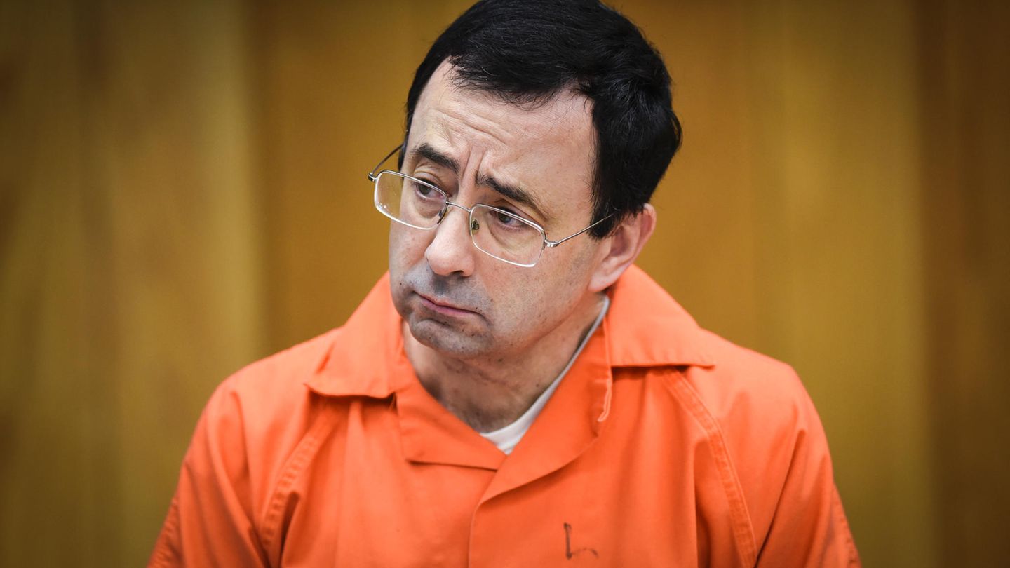 Der Angeklagte Larry Nassar sitzt im Gerichtssaal