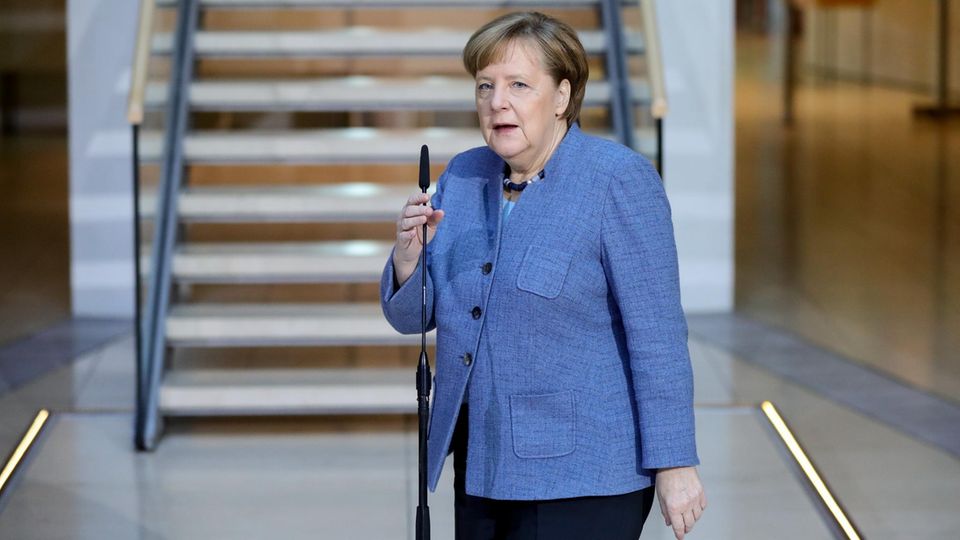 Bundeskanzlerin Angela Merkel am Rande der GroKo-Verhandlungen