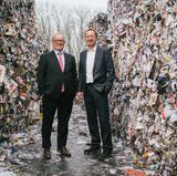 Sie sind die Köpfe hinter der Steinbeis Papierfabrik: Geschäftsführer Ulrich Feuersinger (links) und Volker Gehr.