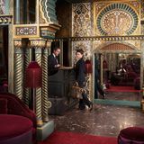 Bild 1 von 10 der Fotostrecke zum Klicken:  Bienvenue an der Rezeption des Maison Souquet in Paris. Das Fünf-Sterne-Haus liegt im 9. Arrondissement und gehört zur Gruppe der "Small Luxury Hotels of the World".