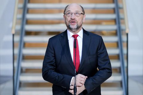 Der SPD-Parteivorsitzende Martin Schulz spricht bei den Koalitionsverhandlungen von CDU, CSU und SPD in der SPD-Parteizentrale