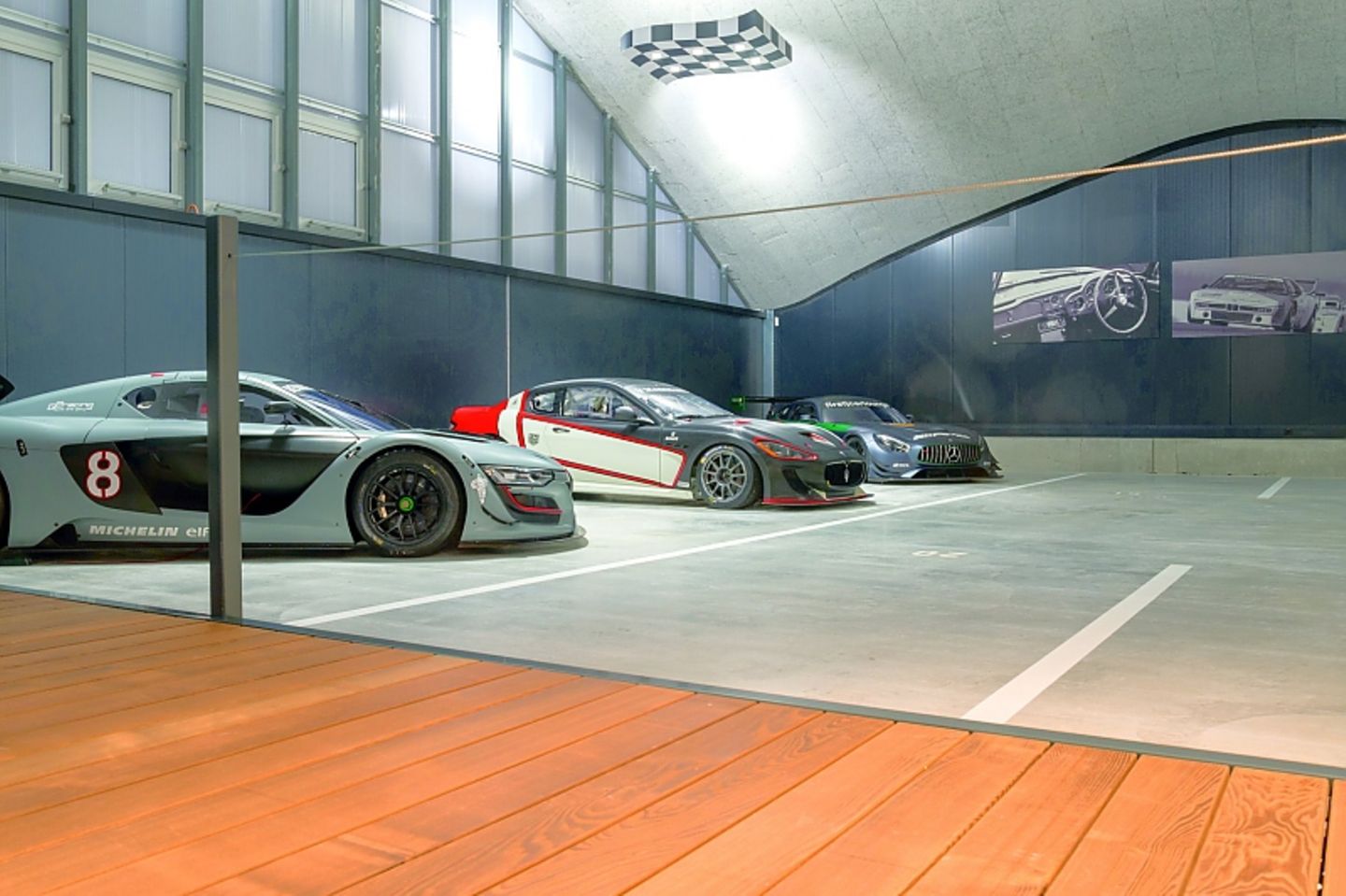 First Carlounge Emmen