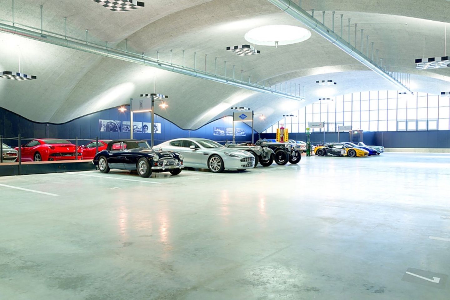 First Carlounge Emmen