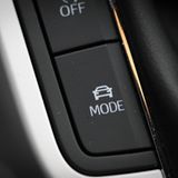 Per Knopfdruck lässt sich im Seat Arona TDI der Fahrmodus einstellen