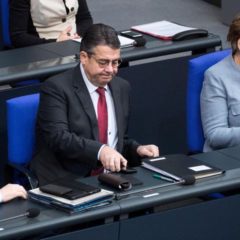 Sigmar Gabriel (SPD) und Bundeskanzlerin Angela Merkel (CDU)