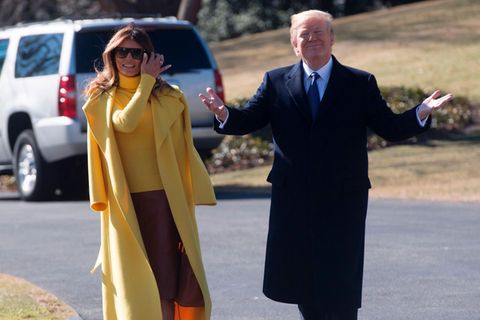 Erneutes Missgeschick der Trumps: Wann lernen Melania und Donald endlich das Händchenhalten?