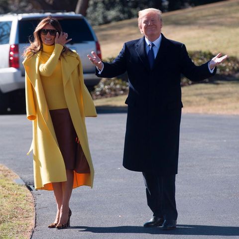 Erneutes Missgeschick der Trumps: Wann lernen Melania und Donald endlich das Händchenhalten?