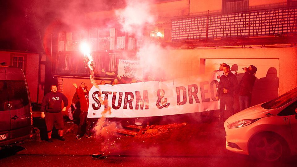 Punkband aus Ostdeutschland: Ein Feuerwerk zum Abschluss Ein Feuerwerk zum Abschluss