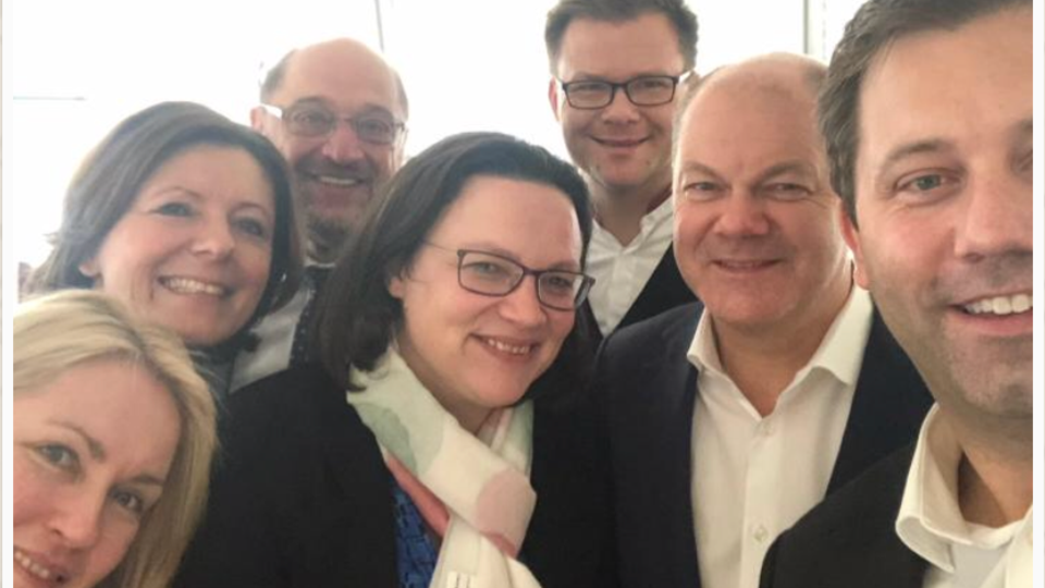 SPD-Selfie SPD-Selfie: Manuela Schwesig, Malu Dreyer, Martin Schulz, Andre Nahles, Carsten Schneider, Olaf Scholz und Lars Klingbeil