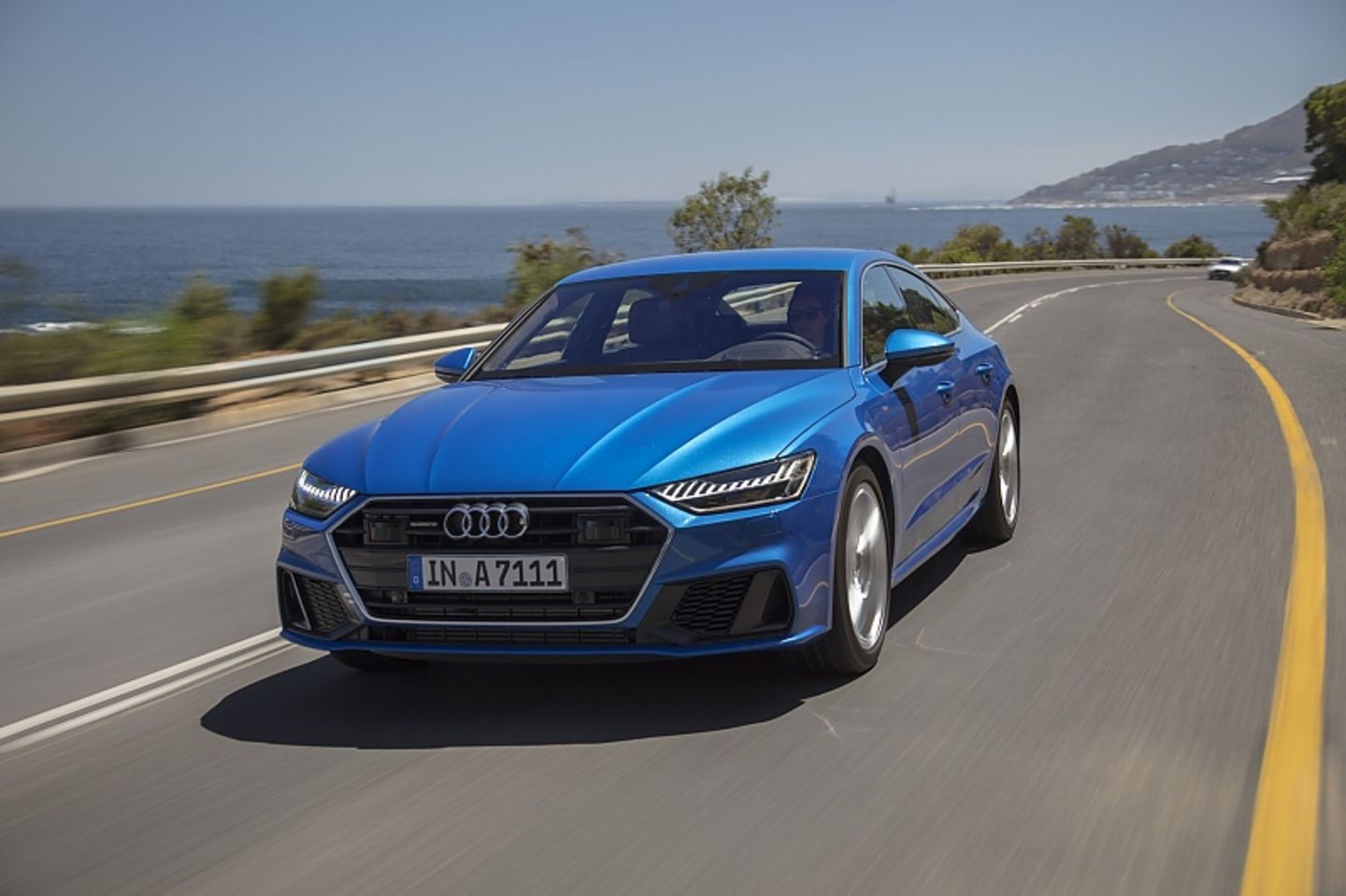 Der 3.0 Liter-Benziner im Audi A7 Sportback 55 TFSI quattro verrichtet sein Werk sehr kultiviert