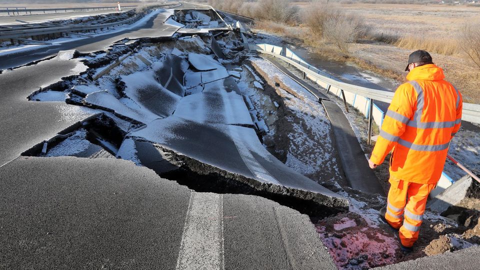 Nachrichten aus Deutschland: das Loch auf der A20 bei Tribsee