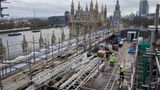 Das Dach aus viktorianischer Zeit gleicht einer ordinären Baustelle
