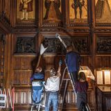 Mit großer Passion pflegen hauseigene Experten die historischen Kunstwerke