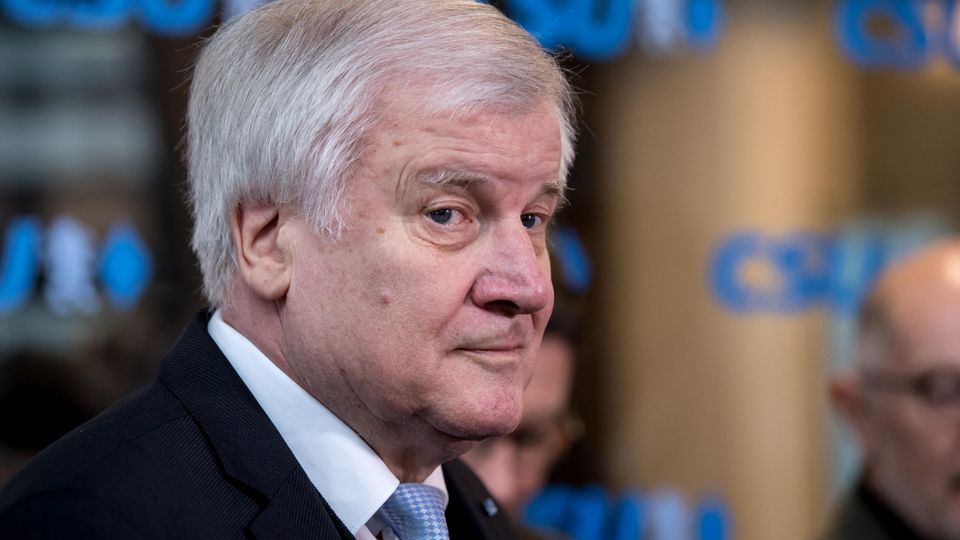 Erweitertes Innenministerium: So reagiert Twitter auf Horst Seehofers neue Heimat Erweitertes Innenministerium: So reagiert Twitter auf Horst Seehofers neue Heimat