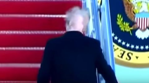Donald Trump hat den wohl schlimmsten Bad-Hair-Day seines Lebens einer Windböe zu verdanken