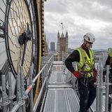 Gerüstbauer am Elizabeth-Tower in London. Turm und Uhr werden vier Jahre lang überholt. So lange schweigt auch Big Ben