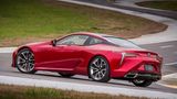 Beim Lexus LC 500 hilft eine mitlenkende Hinterachse