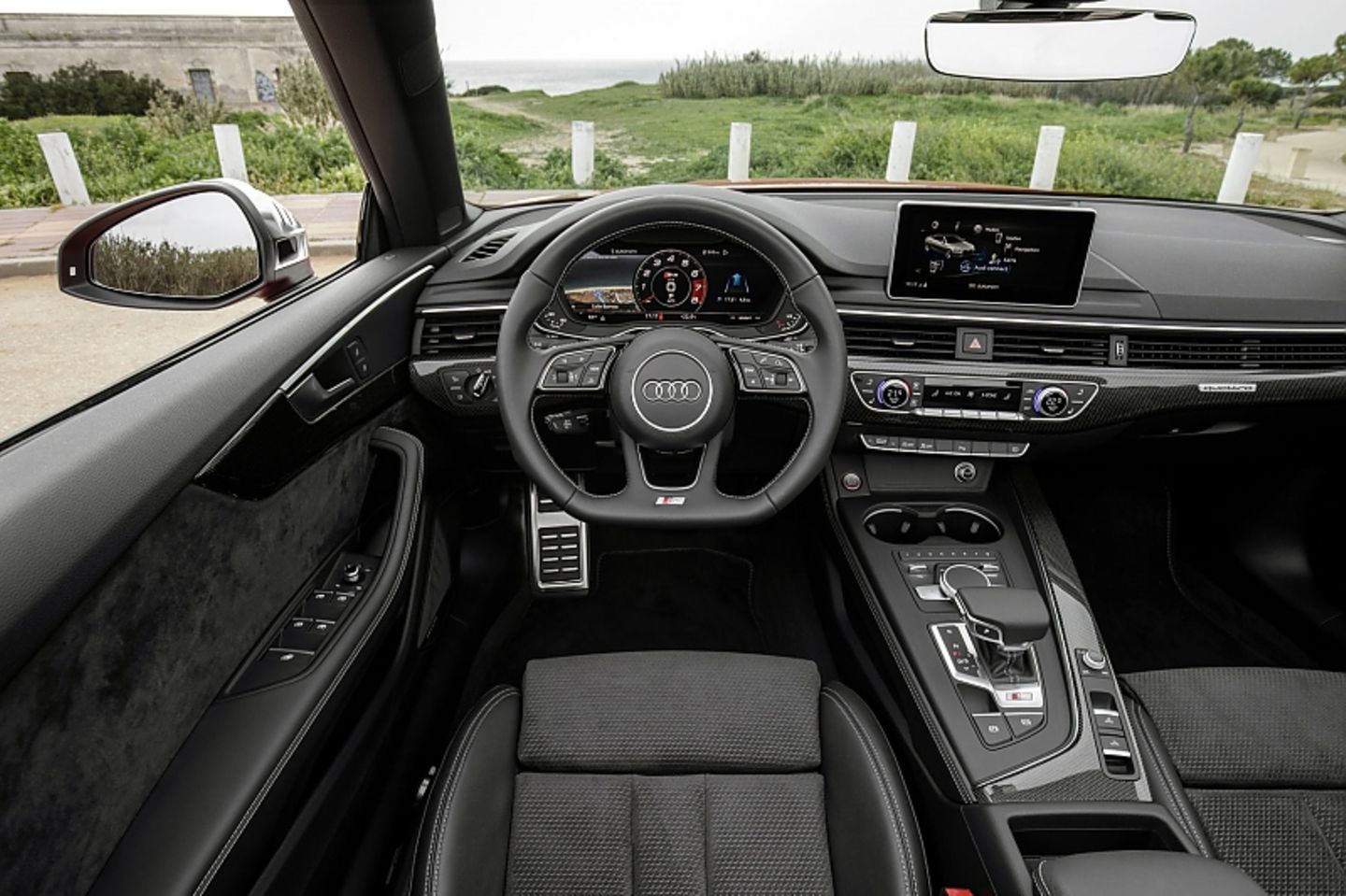 Das Cockpit des Audi S5 Cabriolet