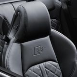 Audi S5 Cabrio mit bequemen Sportsitzen und zu kurzen Kopfstützen