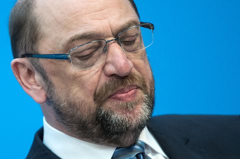 Martin Schulz beugt sich dem massiven Druck in seiner Partei und verzichtet auch auf den Posten des Außenministers
