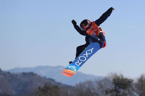 Südkorea, Pyeongchang: Snowboard Slopestyle Training im Bogwang Schnee-Park. Katie Ormerod aus Großbritannien in Aktion.