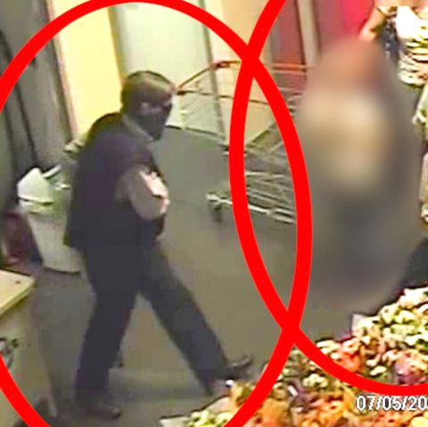 Die Bilder einer Überwachungskamera zeigen vermutlich Burkhard Garweg (r) und Ernst-Volker-Staub in Hildesheim.