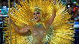 Die Sambaschulen ziehen an zwei Tagen durch das Sambódromo in Rio de Janeiro.
