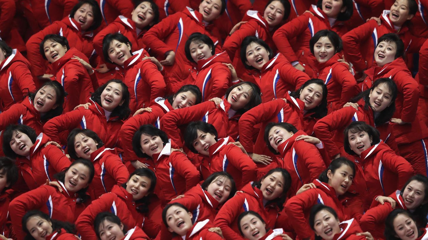 Nordkoreanische Fans beim Short Track