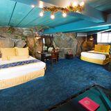 "Jungle Rock" gehört mit einem Übernachtspreis, der bei 289 US-Dollar beginnt, zu den preiswerteren Zimmern des Madonna Inn.
