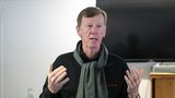 "Auf einer Strecke mit Eis und Schnee gibt es keine Bewegung mit dem rechten Fuß, die nicht auch eine Bewegung mit dem Lenkrad b