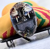 Echter Olympionike: Akwasi Frimpong aus Ghana ist chancenlos im Skeleton-Wettbewerb, aber er macht mit. Für ihn zählt der olympische Gedanke.  Im Finale wird er Letzter.