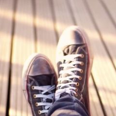 Quietschenden Schuhen kann man ganz leicht den Kampf ansagen.