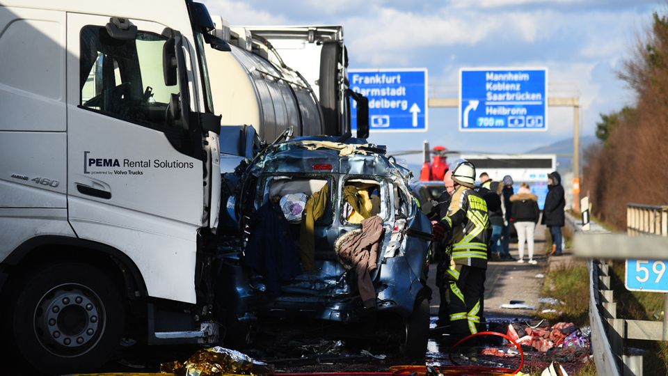 nachrichten deutschland a5 Nachrichten aus Deutschland: Unfall auf der A5