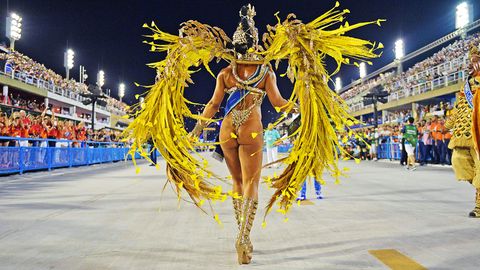 Zweiter und letzter Durchlauf im Sambódromo beim Karneval in Rio de Janeiro: Jessica Maia zeigt in der Nacht zu Dienstag ihr Kostüm in Überbreite.